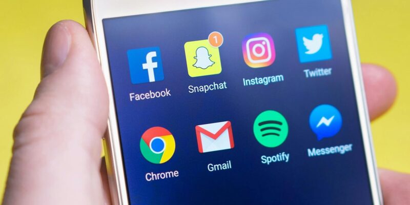 social media self-esteem the friendly mind